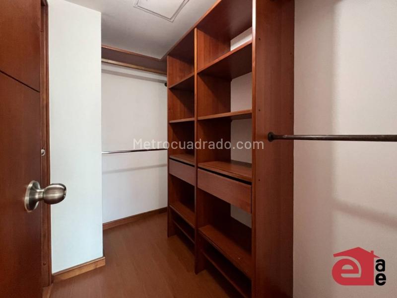 Apartamento en Arriendo, Santa Maria De Los Angeles, Medellín - Més