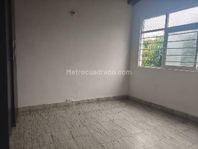 Casa de 5 alcobas en venta en Boston, Medellín, 250 m² · foto 2 de 16