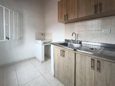 Casa de 5 alcobas en venta en Boston, Medellín, 250 m² · foto 4 de 16