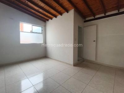 Casa de 5 alcobas en venta en Boston, Medellín, 250 m² · foto 9 de 16