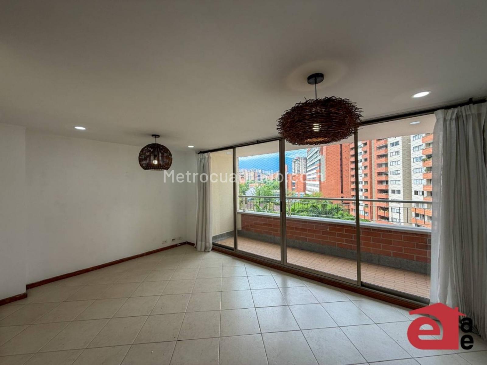 Apartamento de 3 habitaciones en arriendo en Poblado, Medellín — imagen 1 de 20