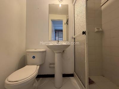 Apartamento de 3 alcobas en venta en Loma De Las Brujas, Envigado, 92 m² · foto 12 de 16