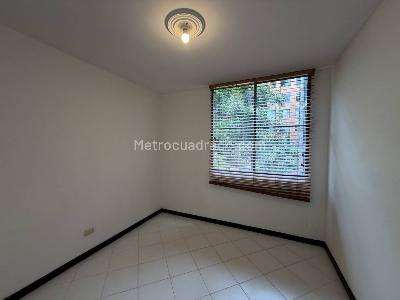Apartamento de 3 alcobas en venta en Loma De Las Brujas, Envigado, 92 m² · foto 7 de 16