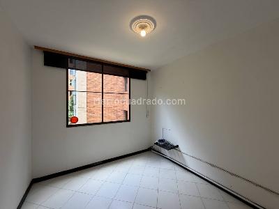 Apartamento de 3 alcobas en venta en Loma De Las Brujas, Envigado, 92 m² · foto 9 de 16