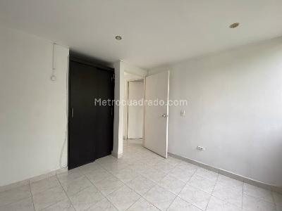 Apartamento de 3 alcobas en venta en La Magnolia, Envigado, 72 m² · foto 4 de 10