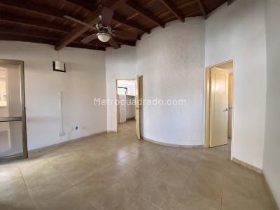 Apartaestudio en arriendo en El Portal, Envigado, 55 m² · foto 3 de 8