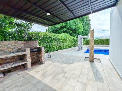 Casa de 4 alcobas en venta en Na, Girardot, 600 m² · foto 2 de 20