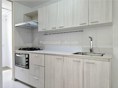 Apartamento de 3 alcobas en venta en Sabaneta, Sabaneta, 85 m² · foto 2 de 14