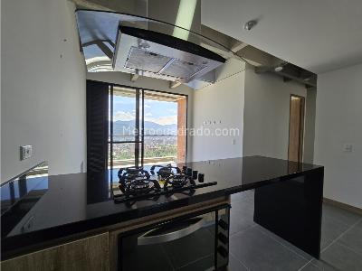 Apartamento en venta en Loma Del Escobero, Envigado · foto 3 de 12