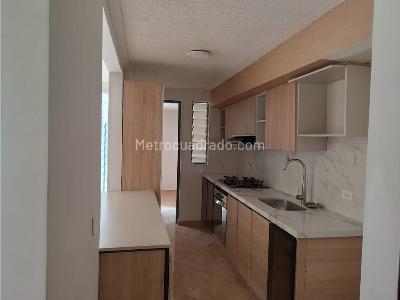Casa de 3 alcobas en venta en El Trianon, Envigado, 97 m² · foto 2 de 14