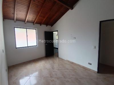 Casa de 3 alcobas en venta en El Trianon, Envigado, 97 m² · foto 5 de 14