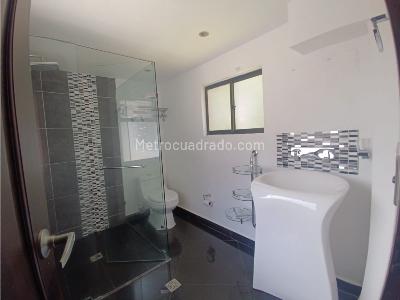 Casa de 3 alcobas en venta en El Trianon, Envigado, 97 m² · foto 12 de 14