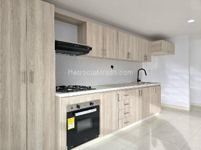 Apartamento de 2 alcobas en venta en La Doctora, Sabaneta, 141 m² · foto 3 de 17