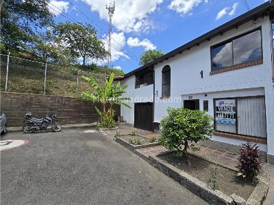 Casa de 5 alcobas en venta en Milan, Envigado, 186 m² · foto 2 de 20