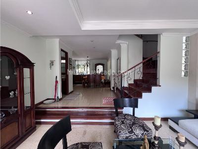 Casa de 5 alcobas en venta en Los Alcazares, Sabaneta, 254 m² · foto 5 de 9