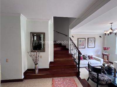 Casa de 5 alcobas en venta en Los Alcazares, Sabaneta, 254 m² · foto 8 de 9