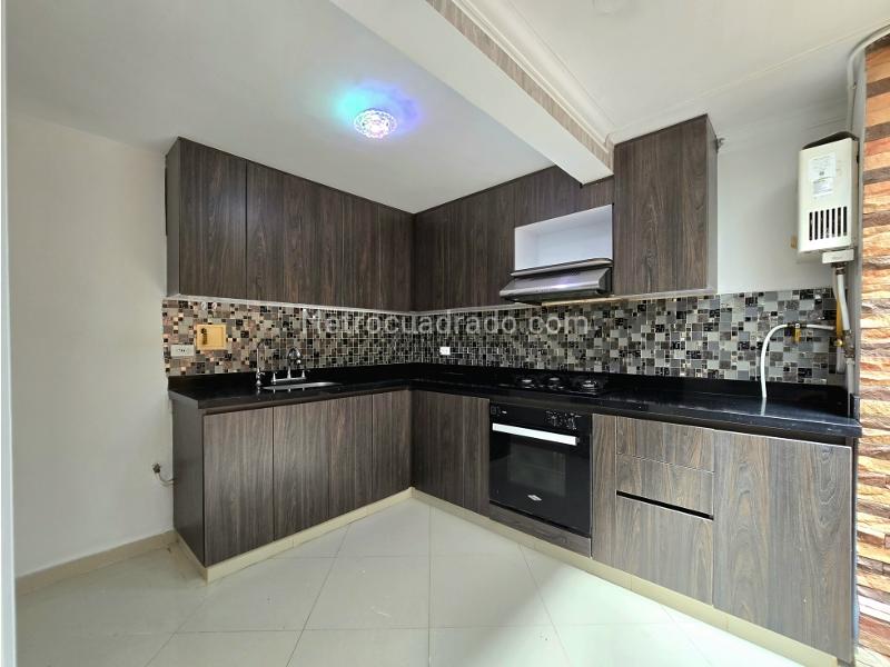 Casa – Envigado, barrio los naranjos, Valle de Aburrá - Más