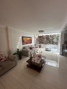 Casa de 5 alcobas en venta en El Cacique, Bucaramanga, 230 m² · foto 2 de 19