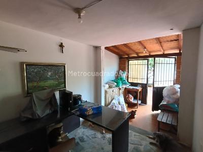 Casa de 5 alcobas en venta en Diamante 2, Bucaramanga, 300 m² · foto 3 de 8