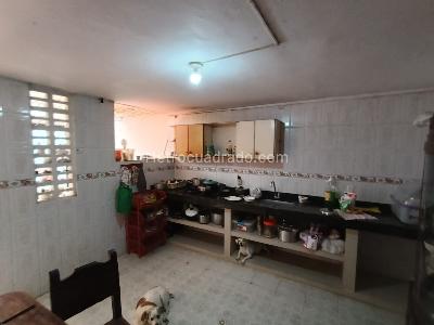 Casa de 5 alcobas en venta en Diamante 2, Bucaramanga, 300 m² · foto 5 de 8
