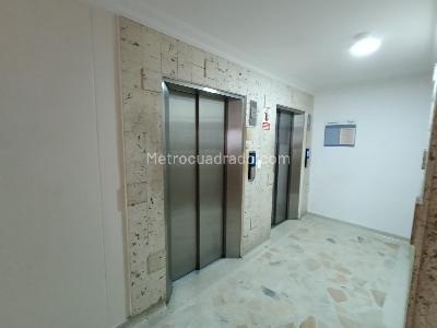 Apartamento de 3 alcobas en venta en Cabecera Del Llano, Bucaramanga, 80 m² · foto 2 de 15