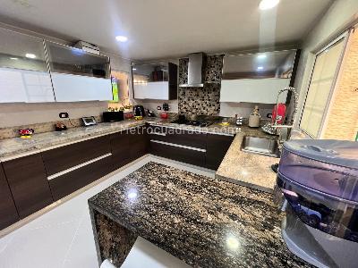 Casa de 4 alcobas en venta en Prados De Cañaveral, Floridablanca, 174 m² · foto 3 de 20