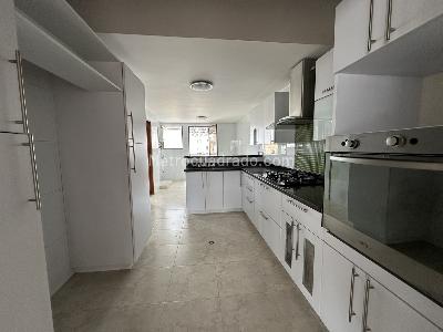 Apartamento de 4 alcobas en venta en Sotomayor, Bucaramanga, 229 m² · foto 5 de 15
