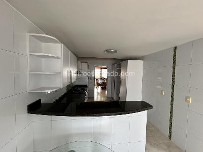 Apartamento de 4 alcobas en venta en Sotomayor, Bucaramanga, 229 m² · foto 6 de 15