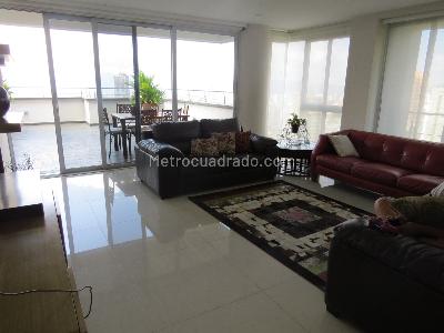 Apartamento de 4 alcobas en venta en Terrazas, Bucaramanga, 295 m² · foto 4 de 11