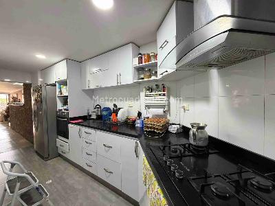 Apartamento de 5 alcobas en venta en Cabecera Del Llano, Bucaramanga, 166 m² · foto 8 de 18