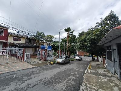 Casa de 5 alcobas en venta en Lagos Iii, Floridablanca, 180 m² · foto 5 de 13