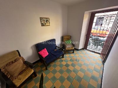 Casa de 5 alcobas en venta en Garcia Rovira, Bucaramanga, 250 m² · foto 2 de 9