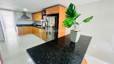 Casa de 4 alcobas en venta en Lagos Iii, Floridablanca, 192 m² · foto 3 de 19