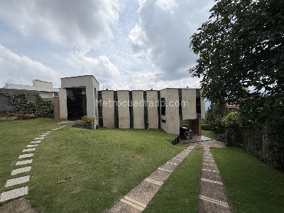 Casa de 4 alcobas en venta en Ruitoque, Floridablanca, 309 m² · foto 2 de 20