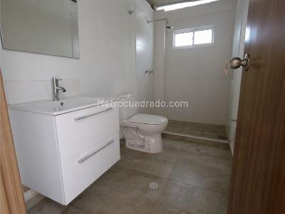 Casa de 5 alcobas en venta en La Victoria, Bucaramanga, 308 m² · foto 17 de 20