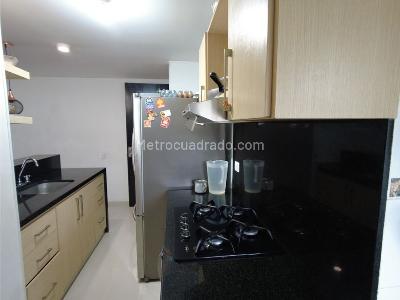 Apartamento de 3 alcobas en venta en El Recreo, Floridablanca, 96 m² · foto 4 de 12