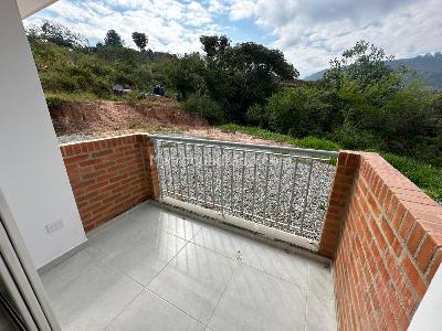 Apartamento de 2 alcobas en venta en Ruitoque, Floridablanca, 80 m² · foto 5 de 12