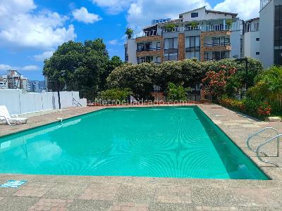 Apartamento de 3 alcobas en venta en Torres De Cañaveral, Floridablanca, 131 m² · foto 1 de 18