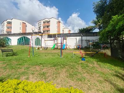 Apartamento de 3 alcobas en venta en Torres De Cañaveral, Floridablanca, 131 m² · foto 8 de 18