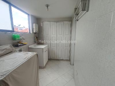 Apartamento de 3 alcobas en venta en Torres De Cañaveral, Floridablanca, 131 m² · foto 12 de 18