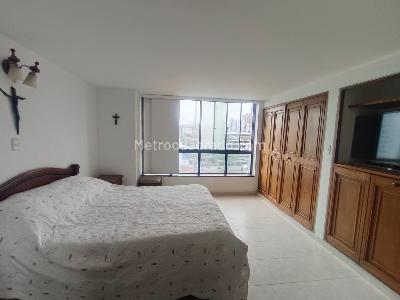 Apartamento de 3 alcobas en venta en Torres De Cañaveral, Floridablanca, 131 m² · foto 14 de 18