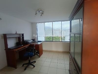 Apartamento de 3 alcobas en venta en Torres De Cañaveral, Floridablanca, 131 m² · foto 15 de 18