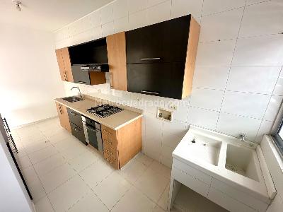 Apartamento de 2 alcobas en venta en Sotomayor, Bucaramanga, 85 m² · foto 2 de 17