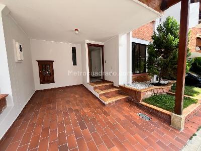 Casa de 3 alcobas en venta en Alamos Parque, Floridablanca, 131 m² · foto 2 de 20