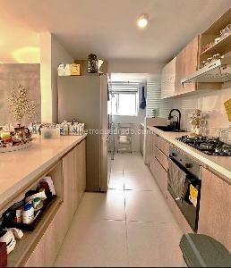 Apartamento de 3 alcobas en venta en Anillo Vial, Floridablanca, 100 m² · foto 3 de 12