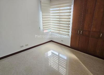 Apartamento de 4 alcobas en venta en Altos De Cabecera, Bucaramanga, 175 m² · foto 6 de 7