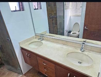 Apartamento de 4 alcobas en venta en Altos De Cabecera, Bucaramanga, 175 m² · foto 7 de 7