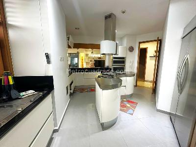 Apartamento de 3 alcobas en venta en Cabecera Del Llano, Bucaramanga, 264 m² · foto 8 de 10
