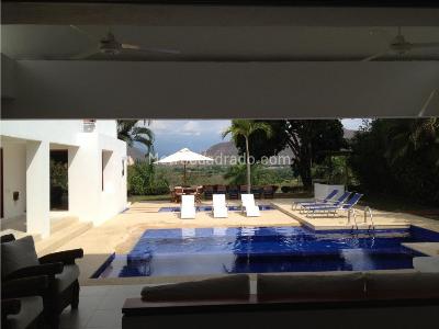Casa de 5 alcobas en venta en Club Puerto Peñalisa, Girardot, 336 m² · foto 3 de 20