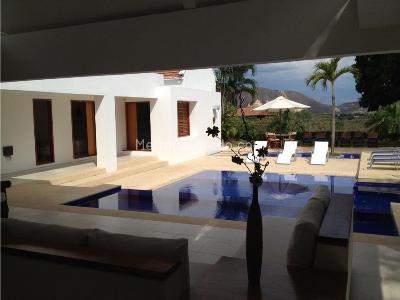 Casa de 5 alcobas en venta en Club Puerto Peñalisa, Girardot, 336 m² · foto 6 de 20